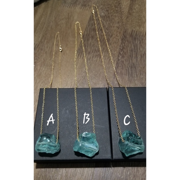 Raw Aquamarine 14K Gold Crystal Stone Necklace - Picture 3 of 3